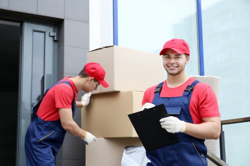Removal van estimate based on cubic-yard and load size pricing