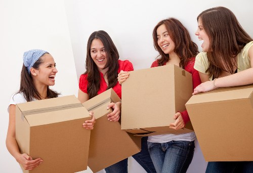 Final safety check during a professional removal operation